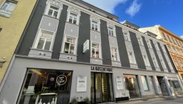             Commercial property in 4020 Linz
    