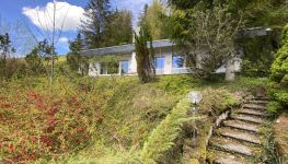             Abbruchhaus mit Berg- und Grünblick – Grundstück in Hof bei Salzburg
    