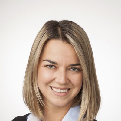 Frau Mag. Veronika Feldgrill