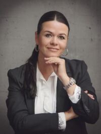 Frau Bernadett Weber Frau Bernadett Weber