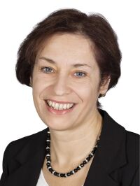 Frau Mag. Karin Locsmandi