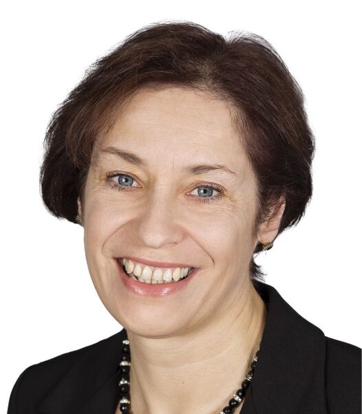 Frau Mag. Karin Locsmandi