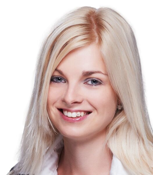 Frau Nina Lang