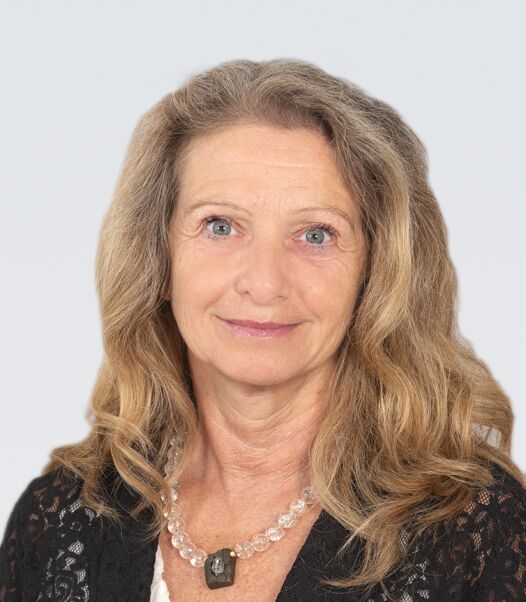 Frau Mag. Karin Platzer MA