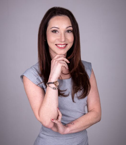 Frau Martina Rohr