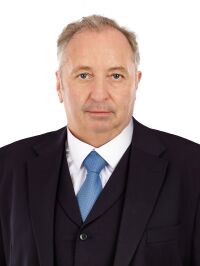 Herr Hubert Fröschl