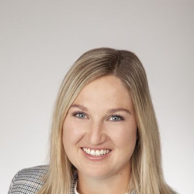 Frau Johanna Knauß