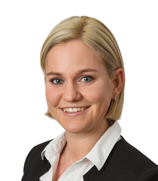 Frau Nina Zauner