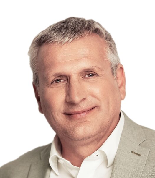 Herr Manfred Kamper