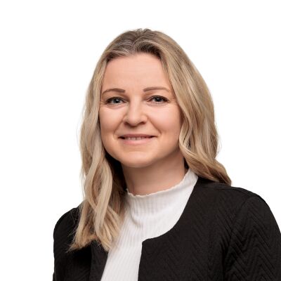 Frau Katja Neumeister