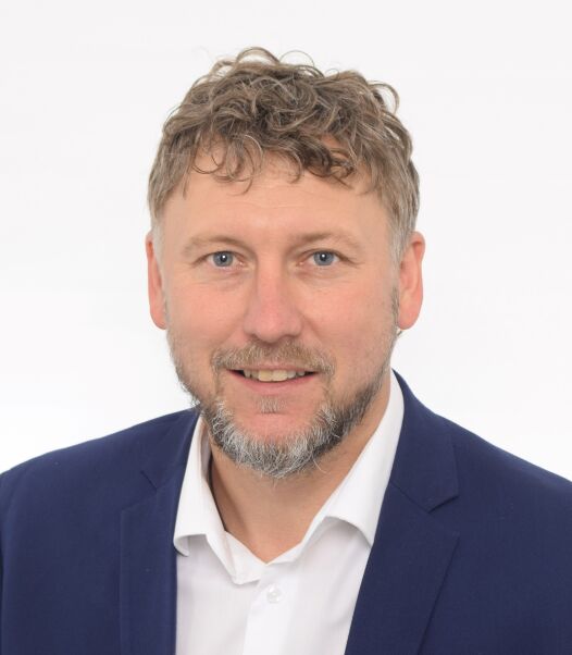Herr Daniel Schwarz