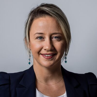 Frau Mag. Beate Struggl