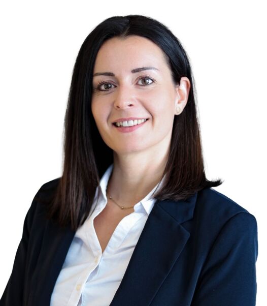 Frau Bettina Thurner