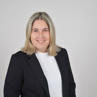 Frau Ruth Schwaiger
