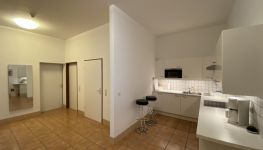             2-Zimmer-Appartement mit extra Dachterrasse - sofortiger Einzug oder Vermietung!
    