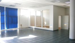             Commercial property in 6068 Mils
    