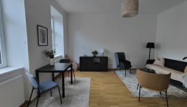             generalsanierte und ruhige 1-Zimmer-Wohnung mit kurzfristiger Vermietungsmöglichkeit nahe Schönbrunn
    