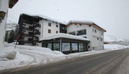             Commercial property in 6764 Lech
    