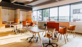             Moderner Coworking Space in Klagenfurt - Erstbezug, flexible Büroflächen, inkl. 300 m² Allgemeinfläche
    